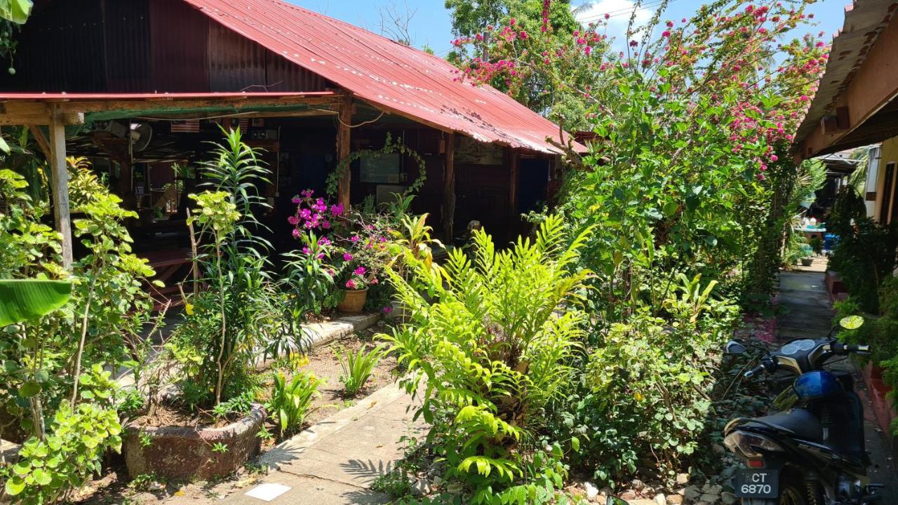 Gecko Guesthouse Пантай Ченанг Екстериор снимка