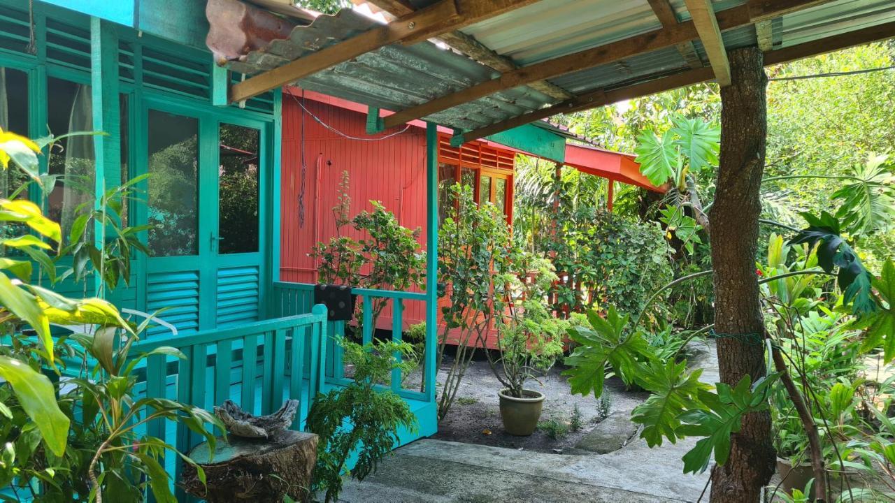 Gecko Guesthouse Пантай Ченанг Екстериор снимка