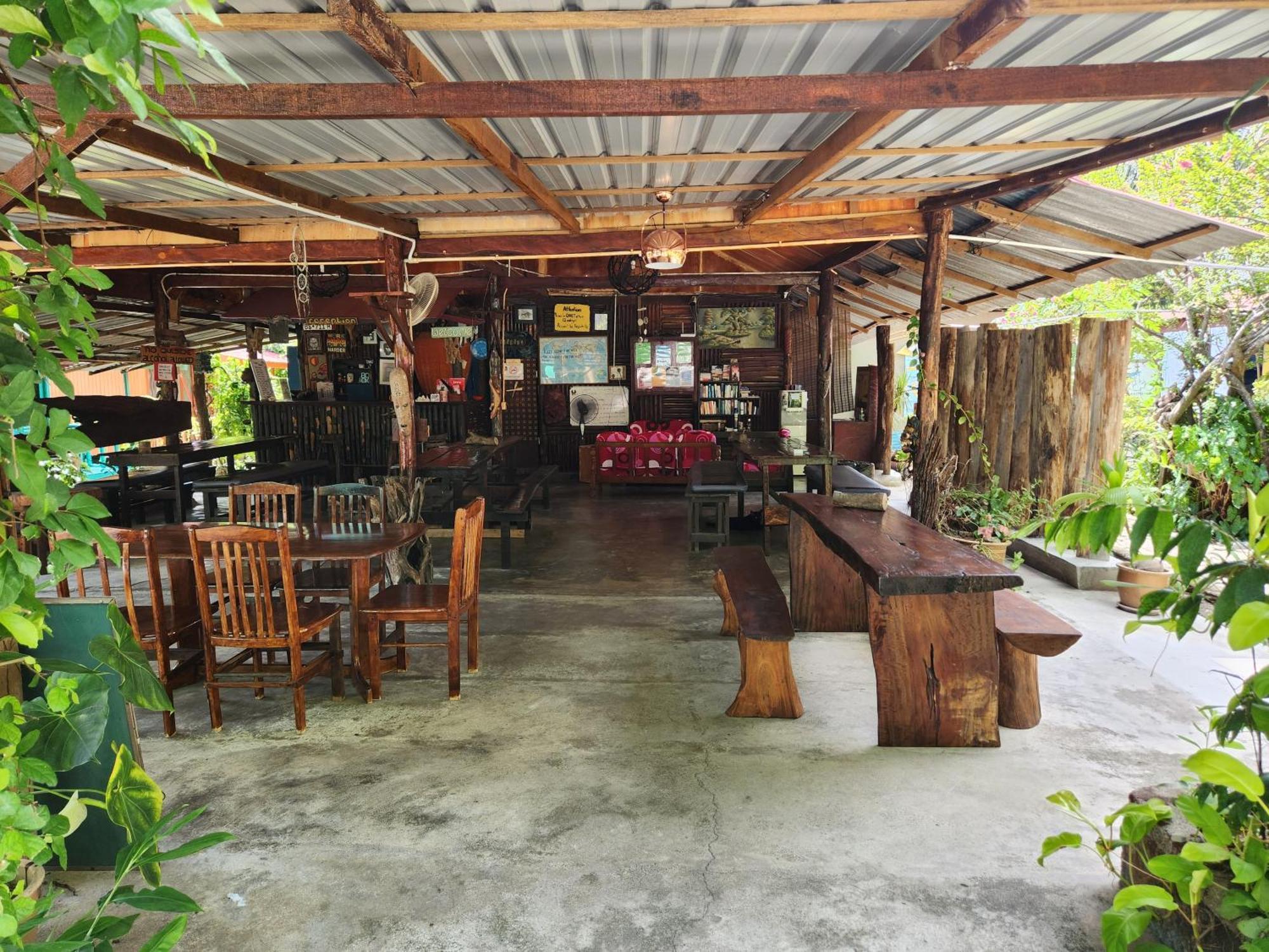 Gecko Guesthouse Пантай Ченанг Екстериор снимка