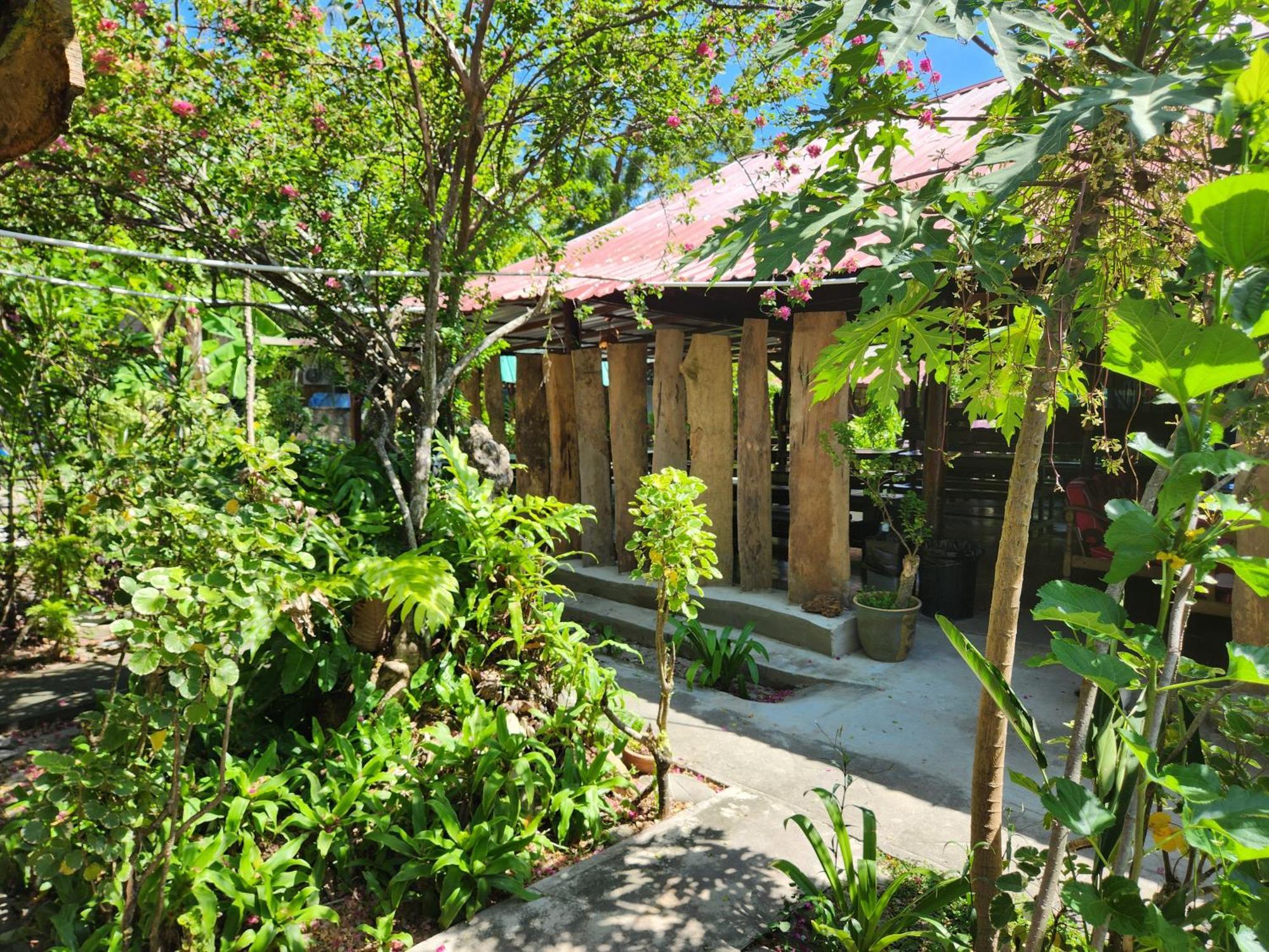 Gecko Guesthouse Пантай Ченанг Екстериор снимка
