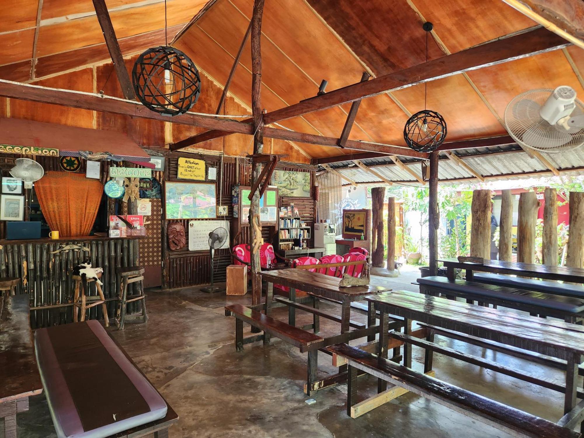 Gecko Guesthouse Пантай Ченанг Екстериор снимка