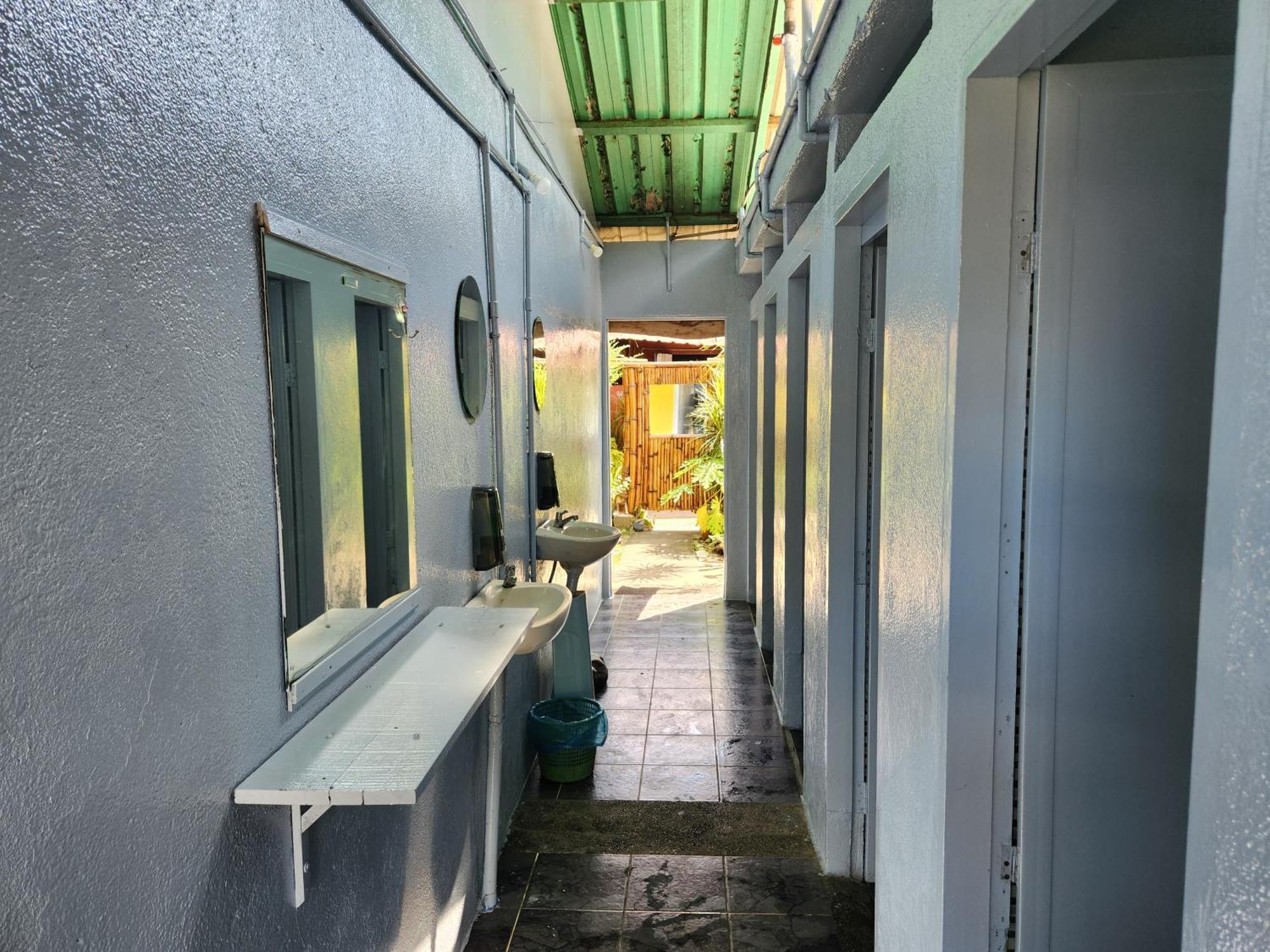 Gecko Guesthouse Пантай Ченанг Екстериор снимка