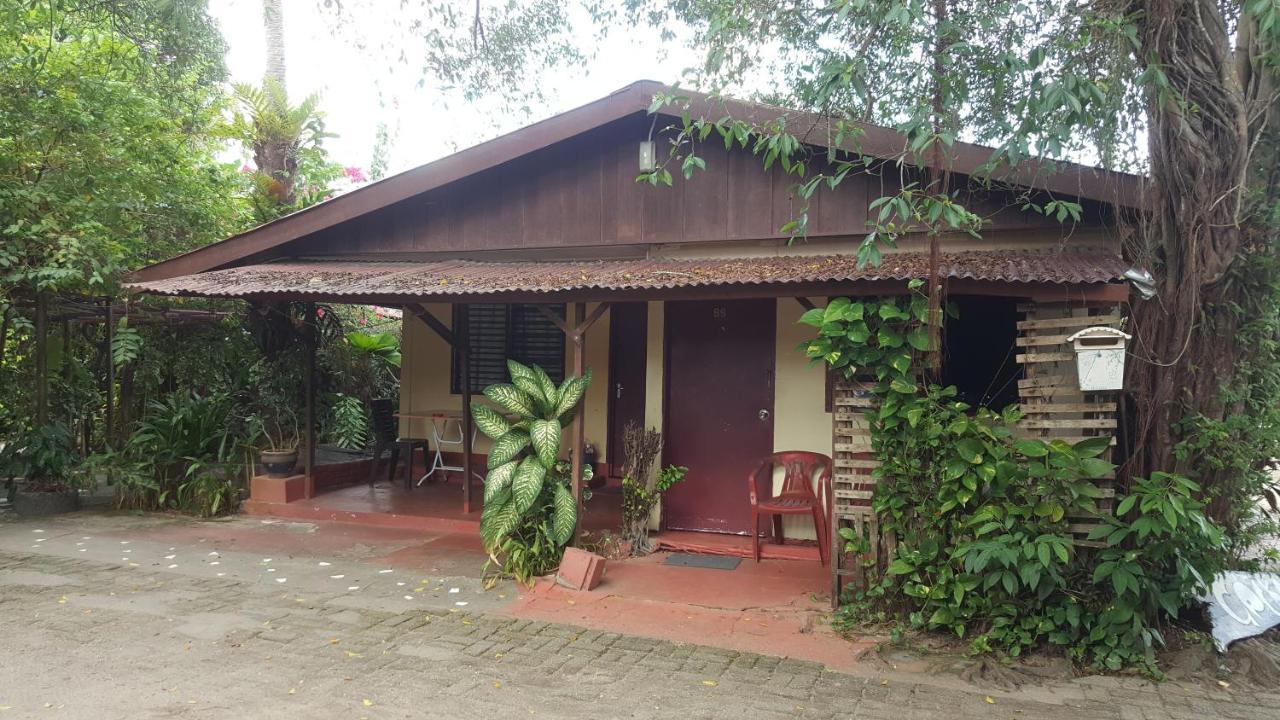 Gecko Guesthouse Пантай Ченанг Екстериор снимка