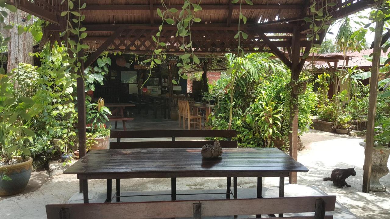 Gecko Guesthouse Пантай Ченанг Екстериор снимка